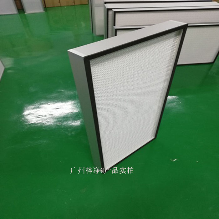 空氣過濾器對空氣質量的嚴格要求使得空氣過濾器成為了潔凈廠房不可或缺的關鍵設備。